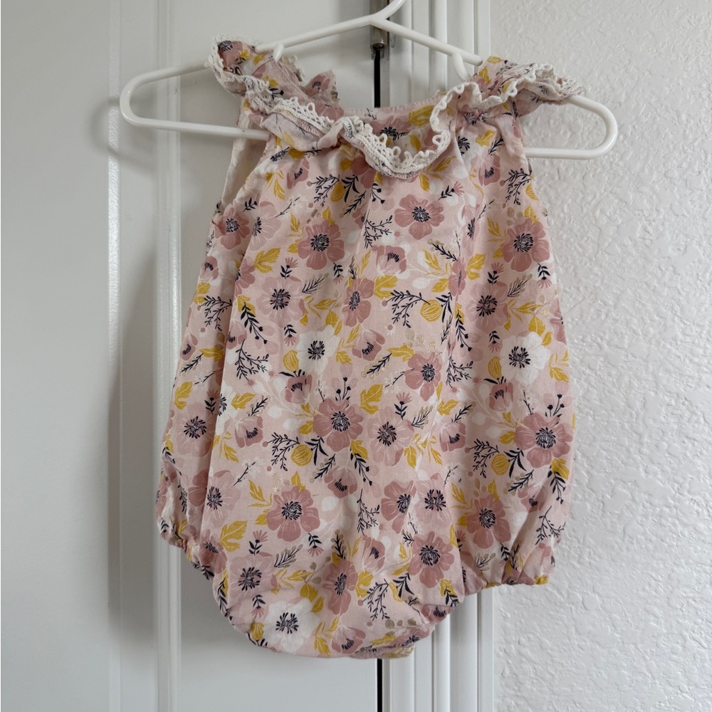 Boutique piper and Rosie Adorable Floral Girls ruffle romper 3-6m